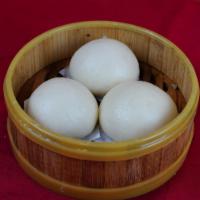 Steamed Egg Yolk Buns 金沙奶黄包 · 
