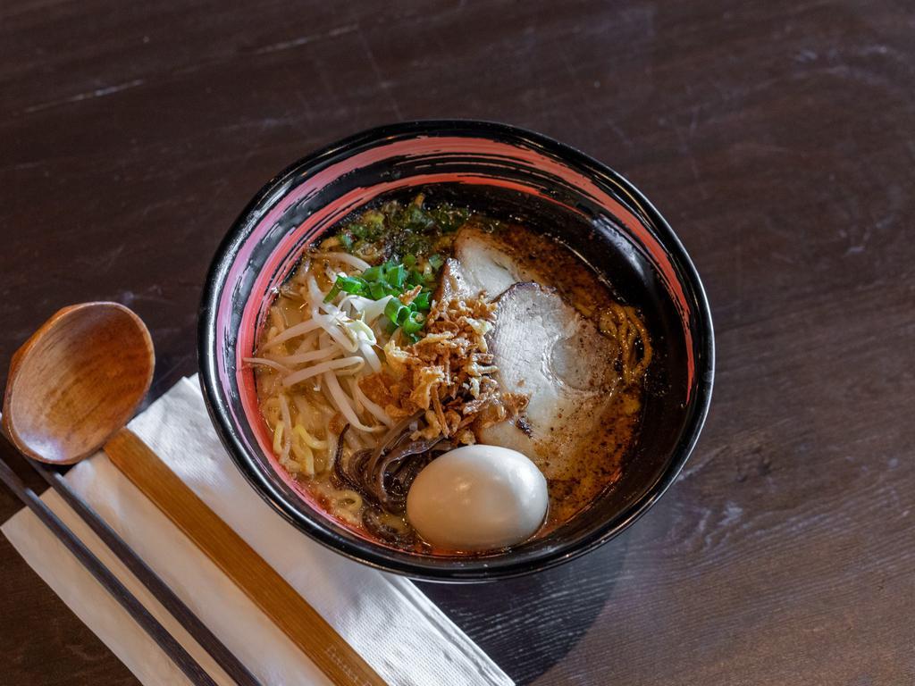 Tanaka Classic · Pork broth: pork chasu, kikurage, spicy bean sprouts, green onion, seasoned egg, garlic oil, fried onion, served with thick noodle.