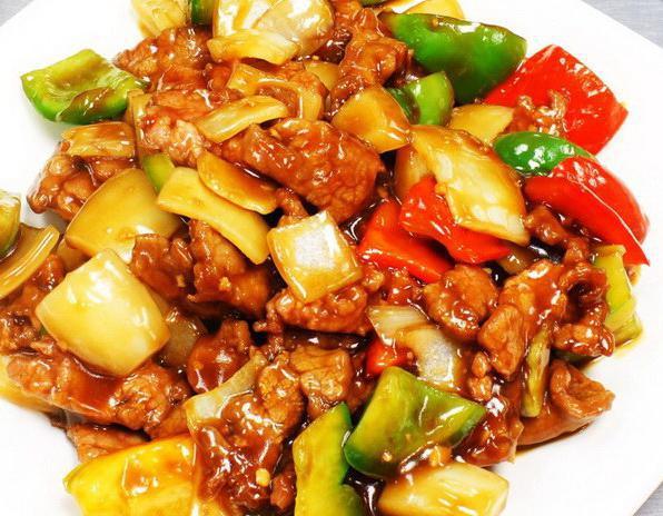L6. Pepper Steak with Onion Dinner · Served with egg roll and pork fried rice.