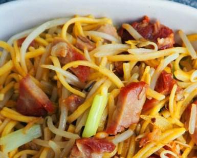 32. Roast Pork Chow Mein · Served with soft noodle.