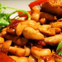 64a. Large Chicken with Cashew Nuts · Served with white rice and white meat.