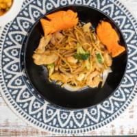 Lomein · Lomein noodle stir fried with choice of meat, broccoli, cabbages, carrots, onions and green ...