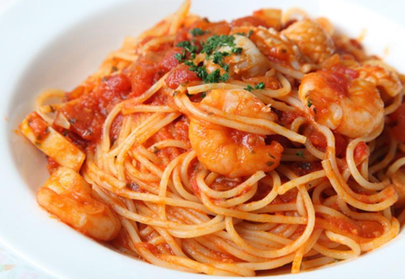 114. Spaghetti con Camarones en Salsa Roja · Spaghetti shrimp in red sauce.