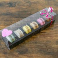 Macaroons Gift Box 6 Pieces · 