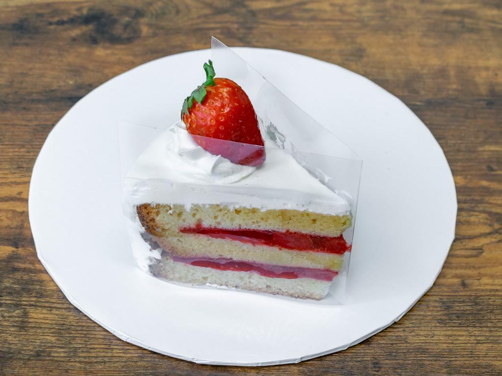 Strawberry Shortcake  · Vanilla Cake with Chantilly cream Nd Fresh Strawberries. 