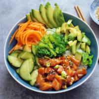 Poke Bowl · served w. crab meat, avocado, seaweed salad, lettuce, carrot, masago & rice