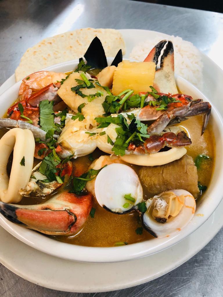 Sopon Marinero · Seafood soup.