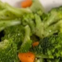 Mixed Vegetables · Broccoli ＆ carrot slices