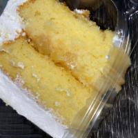 Pineapple Cake · Dominican cake with pineapple filling 