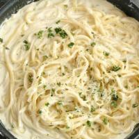 Pasta with Alfredo Sauce · Served with butter bread. 