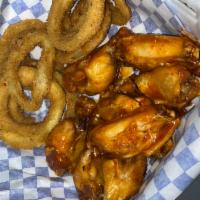 Wings with Texas Toast Deluxe · Your choice of side. (Fries or Onion ring). Add chilli for an additional charge.