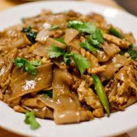 Chicken Chow Ho Fun · Flat noodles.