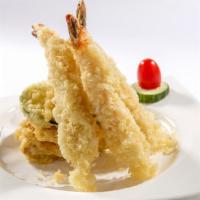 Shrimp Tempura Appetizers · 4 pcs shrimp and 2 pcs sweet potato tempura