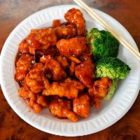 H2. General Tso's Chicken Special · White meat. Chunks of chicken sauteed in chef's special sauce and garnished with broccoli on...