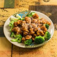 S11. General Tso's Chicken · Breaded and deep fried chicken in sweet and spicy sauce bedded with fresh broccoli. Hot and ...