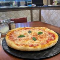 Regular cheese pie 10” · Tomato sauce and mozzarella cheese