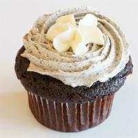 Central Park Cookies and Cream · Chocolate or vanilla cake with Oreo buttercream.