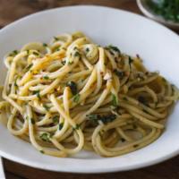 LINGUINE W/ GARLIC & OIL · Linguine pasta tossed with extra virgin olive oil and fresh garlic.