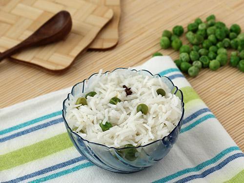 Mutter Pulao Matter · Rice with cumin and green peas.

