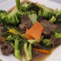 Broccoli in Oyster Sauce · Broccoli and carrots stir fry in oyster sauce.