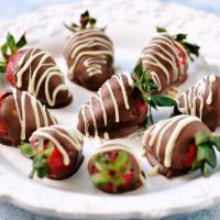 12 Gourmet Strawberry Covered Chocolate · Assorted Gourmet Strawberry Covered Chocolate - 4 Plain | 4 Sprinkles | 4 Coconut 