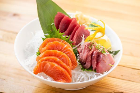 Tri-Color Sashimi · 4 pcs each of  Tuna, salmon , yellowtail & California roll