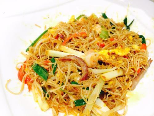 57. Singapore Mai Fun · Thin rice noodle. Hot and spicy.