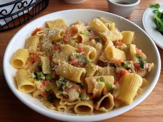 Rigatoni Isabella · Fresh tomatoes, green onions. and, if desired, fresh jalapenos, blended with Swiss and mozzarella cheeses and tossed with rigatoni.