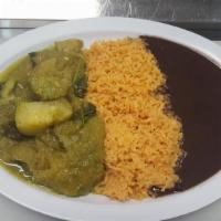 Chicharron en Salsa Verde  · Pork skin in green sauce.