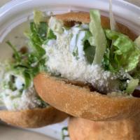 Un orden (3) de gorditas de chicharron · Gorditas de chicharron are made with corn dough stuffed with fried pork (chicharron) and ser...