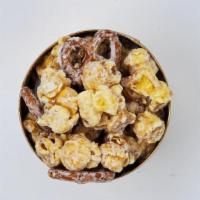 White Chocolate Popcorn with Pretzel · 