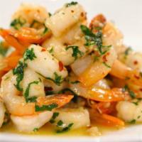 Squid with Shrimp · With garlic sauce.