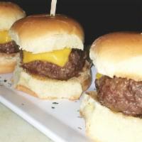Cheeseburger Sliders · 3 mini Angus beef burger with American cheese.