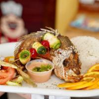 Pargo Frito · Whole red snapper 