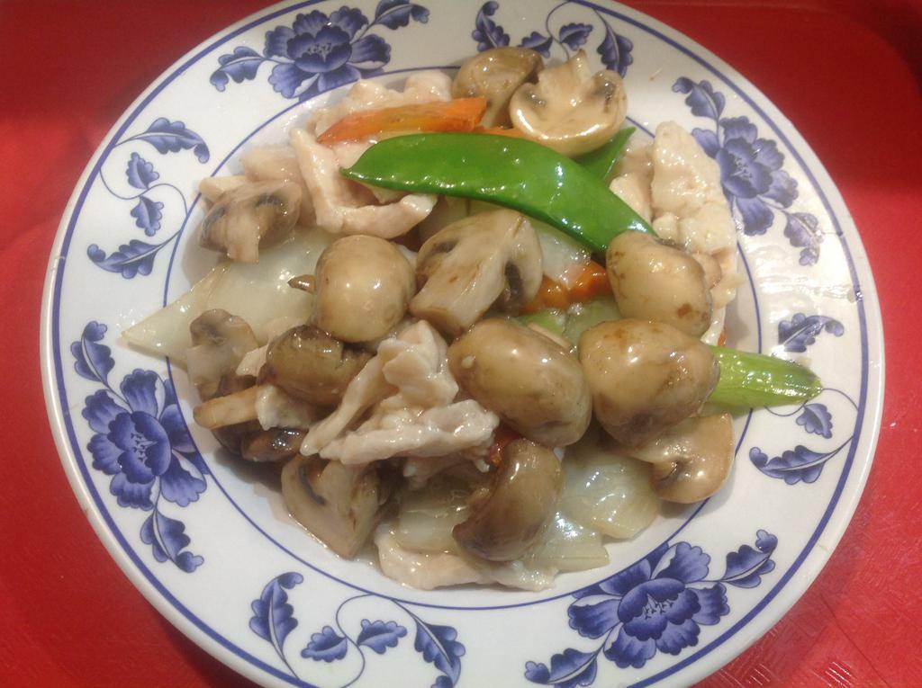 C14. Moo Goo Gai Pan Combo Platter · Served with an egg roll and roast pork fried rice. 