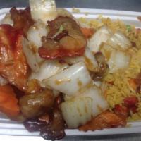 C3. Roast Pork with Chinese Vegetables Combo Platter · Served with an egg roll and roast pork fried rice.  