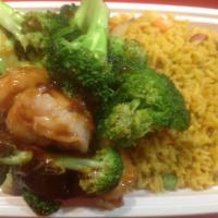 C10. Shrimp with Broccoli Combo Platter · Served with an egg roll and roast pork fried rice. 