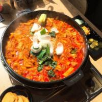Dakgalbi Pot · Pot style Korean Dakgalbi. It includes the variety of vegetables noodle
( 1portions )