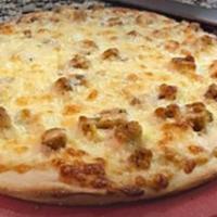 Breaded Chicken Pizza · Breaded Chicken cutlet, our famous Singas sauce and shredded cheese.