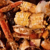 Queens Cajun Combo 1 · 1/2 lb. snow crab legs,
1/2 lb. shrimp,
1/2 lb. clams,
1/2 lb. black mussels,
1/2 lb. crawfi...