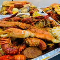 Juicy Catch (Combo D)套餐 · 1/2 Lb.Snow Crag Legs + 1 Lb. Green Mussels + 1/2 Lb. Shrimps(head-off) + 1 Lb Crawfish(pota...