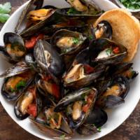 Zuppetta di Cozze  · Mussels with your choice of white wine or marinara sauce. 