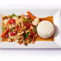 Pad Cashew Nut Dinner · Sauteed with chili paste cashew nuts, onions, scallions, bell peppers and mushrooms in oyste...