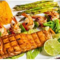 Salmon Con Pincho Platter · Salmon with skewer.

