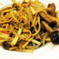 8. Braised E-Fu Noodle · Served with shredded chicken and mushroom.