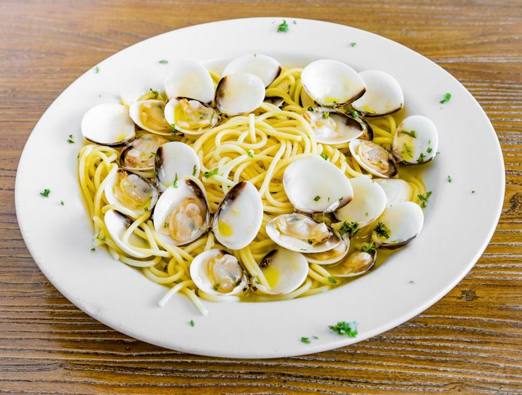Clams White Pasta · White wine, garlic and olive oil.