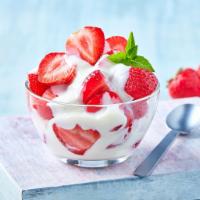 Strawberry and Cream  · Fresas con crema.