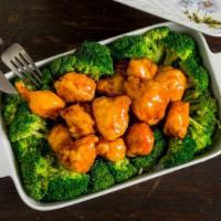 H15. General Tso's Chicken · Spicy tender chicken with broccoli little spicy and sweet golden sauce outside crispy inside...