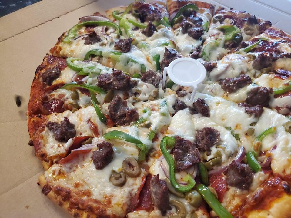 Supreme (Diamond Hands)  · Pepperoni, Italian Sausage, Green Olives, Onions, Green Peppers, and Mushrooms