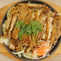 E4. Sizzling Chicken Fillet  鐵板雞扒 · Poultry. 